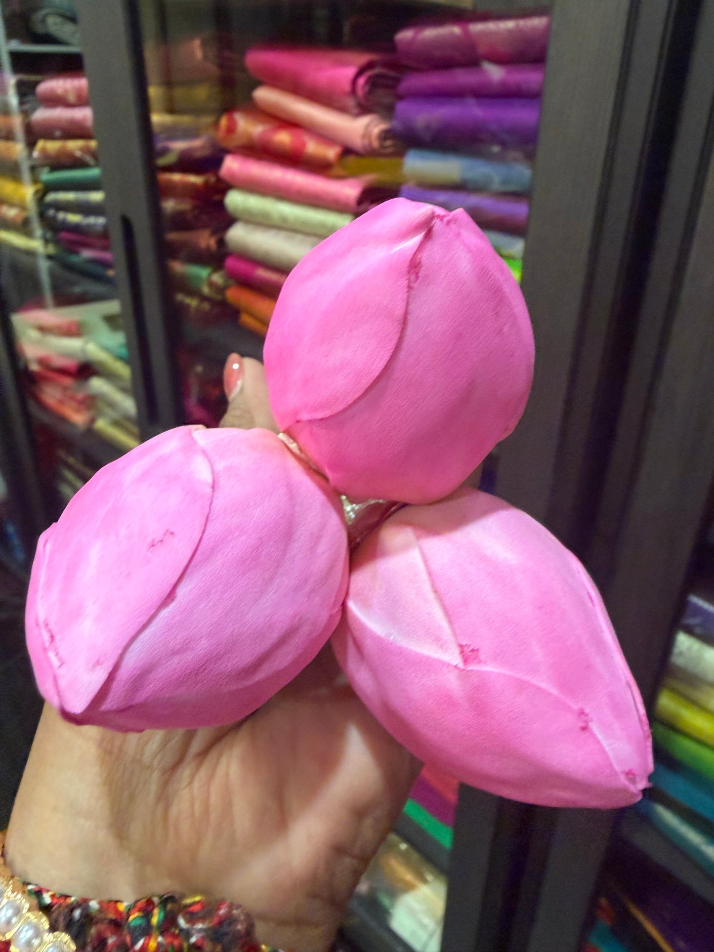 Natural Looking Handmade Lotus Flower Gunjalam Gajra G15