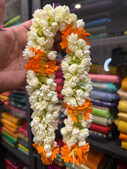 Mallipoo Natural Looking Handmade Jasmine & Kanagambaram Flower Gajra G7