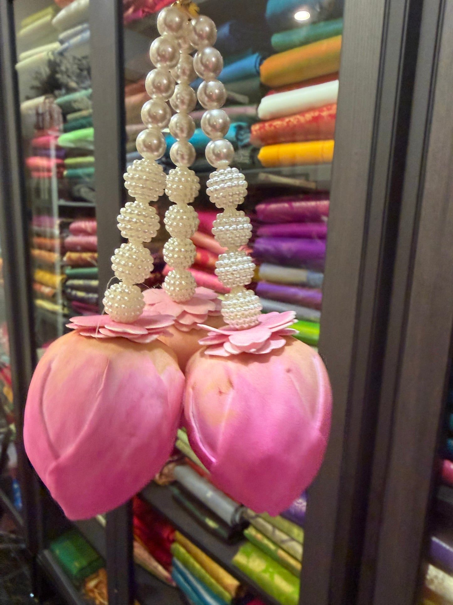 Natural Looking Handmade Lotus Flower Gunjalam Gajra G15