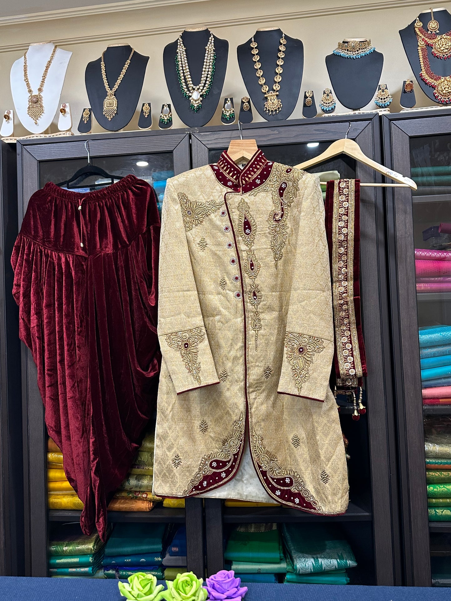 38” Medium size Men’s Kurta Indian Gold & Maroon Sherwani Bollywood outfit M12