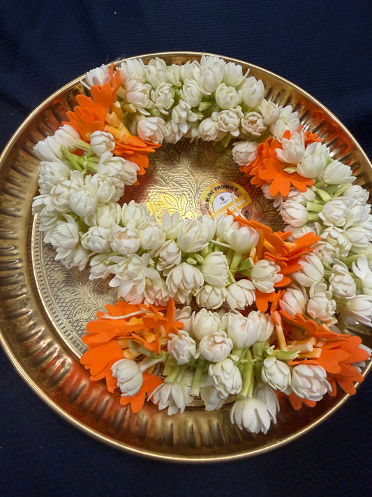 Mallipoo Natural Looking Handmade Jasmine & Kanagambaram Flower Gajra G7