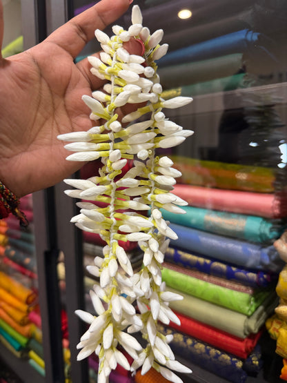 Oosi Malli Natural Looking Handmade Wild Jasmine Flower Gajra G6