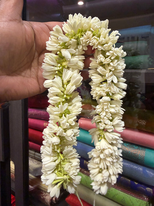 Nithiya Malli Poo Natural Looking Handmade Jasmine Flower Gajra G9