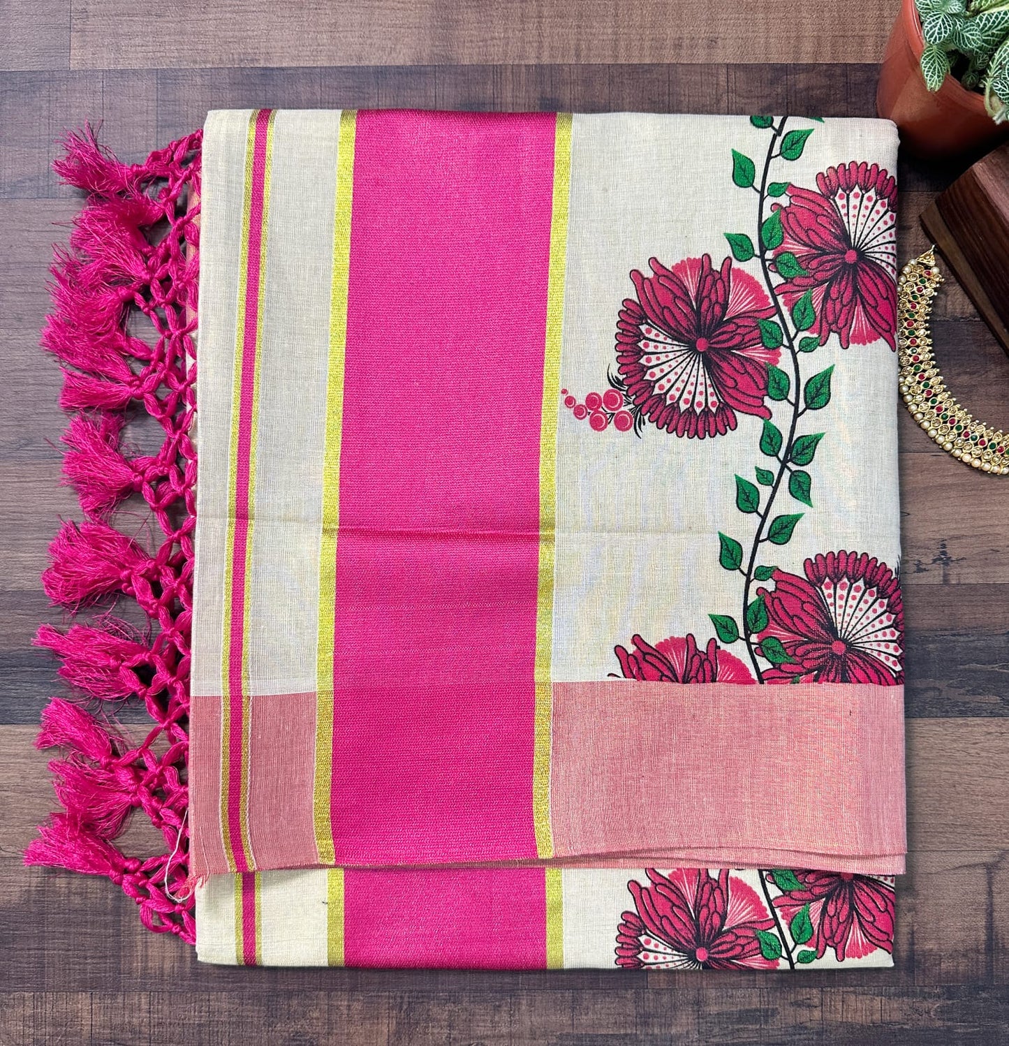 Red Kerala Vishu Sari Indian Onam Tissue Gold Saree C12