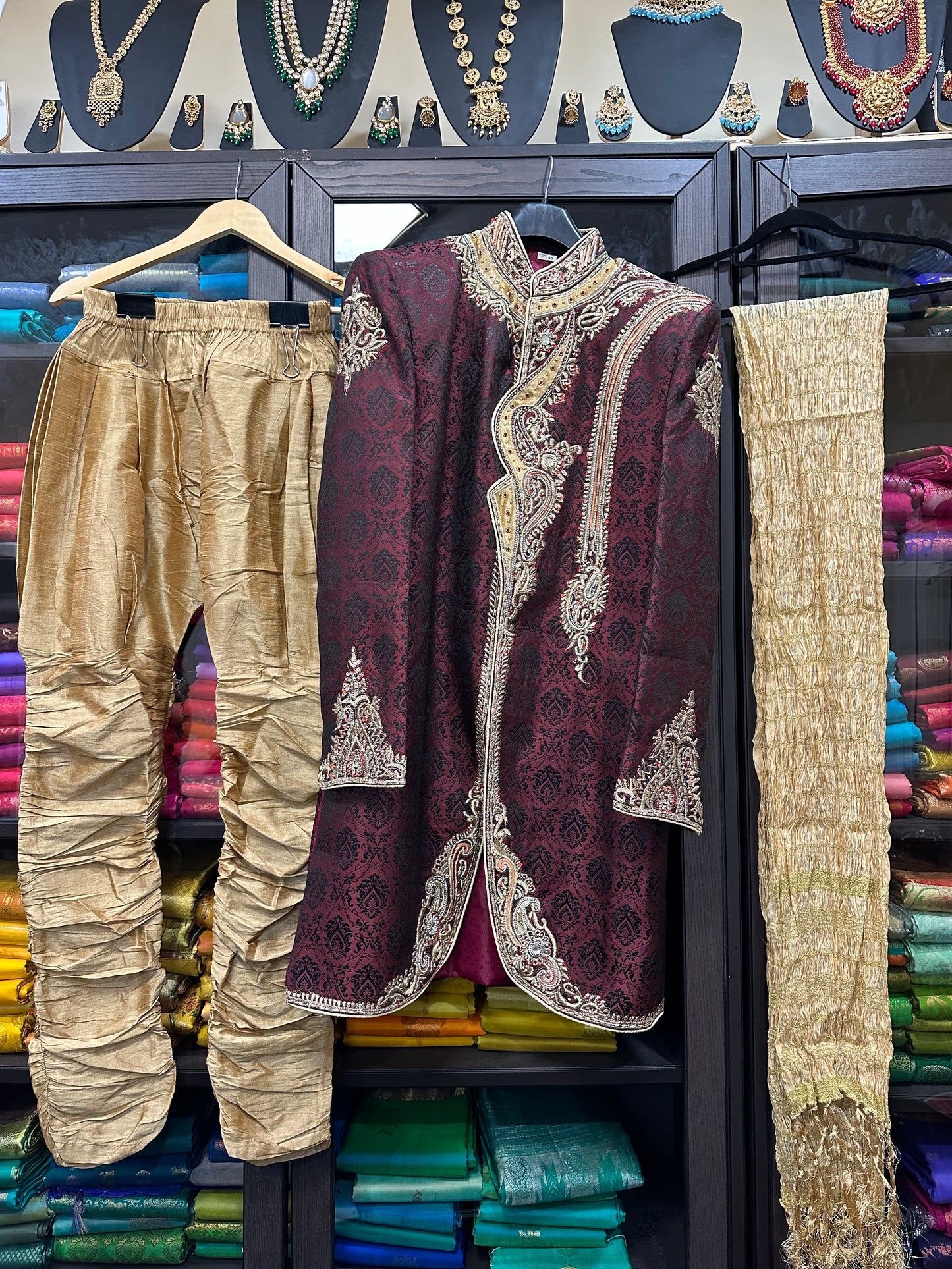 40” Large size Men’s Kurta Indian Gold & Maroon Sherwani Bollywood outfit M10