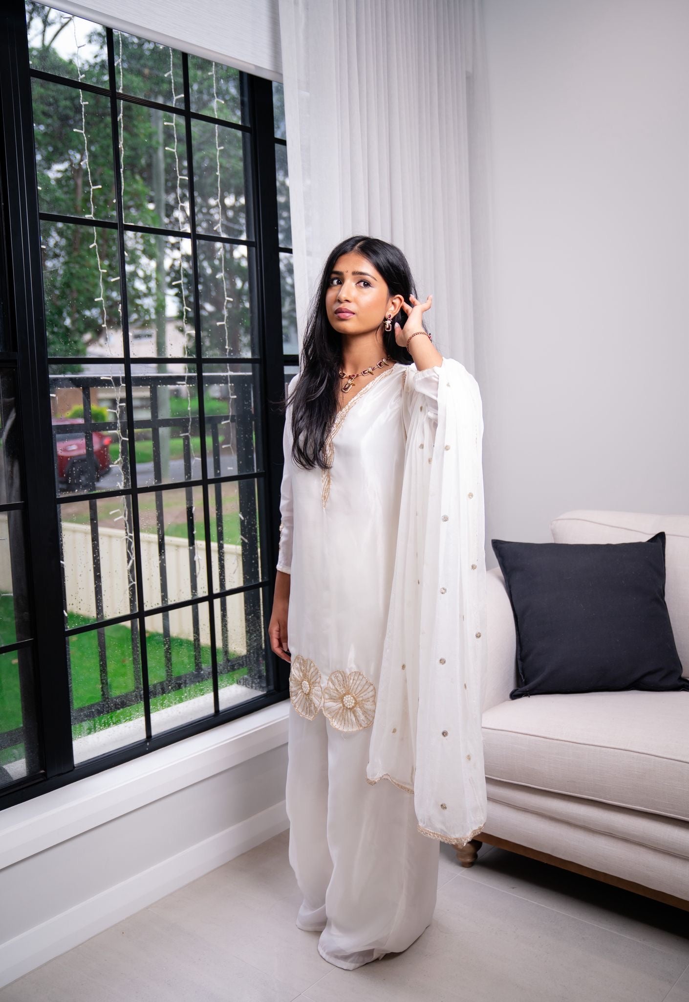 White Indian Pakistani Outfit Salwar Kameez Suit S50