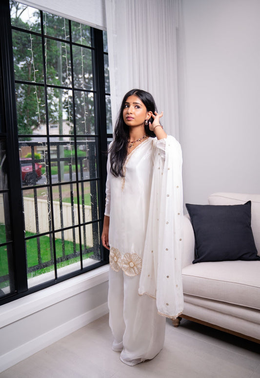 White Indian Pakistani Outfit Salwar Kameez Suit S50