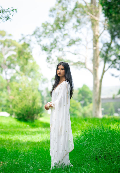White Indian Pakistani Outfit Salwar Kameez Suit S50