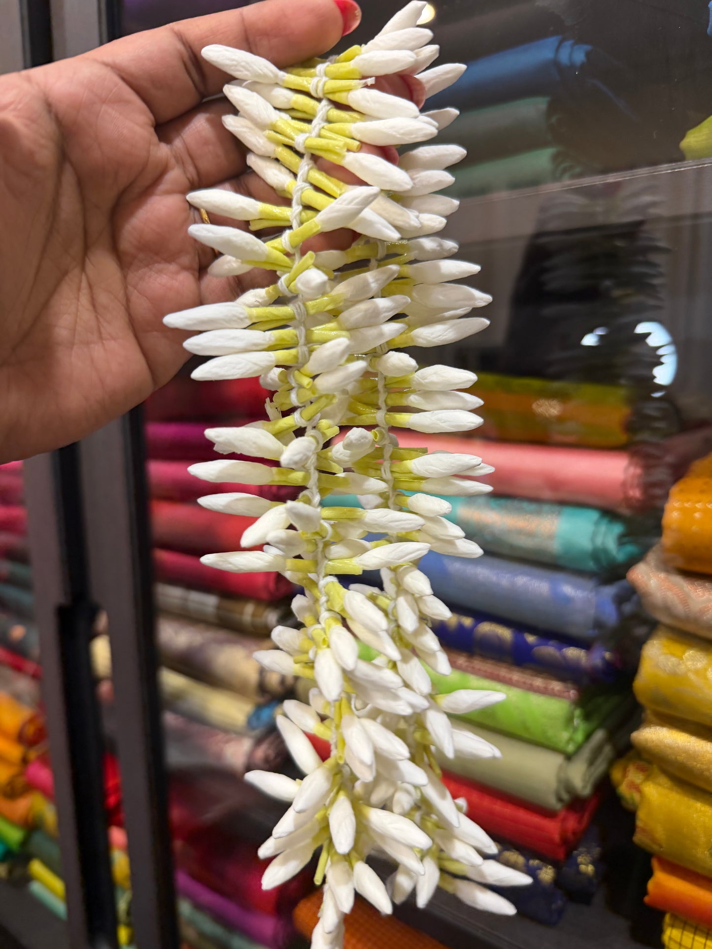 Oosi Malli Natural Looking Handmade Wild Jasmine Flower Gajra G6