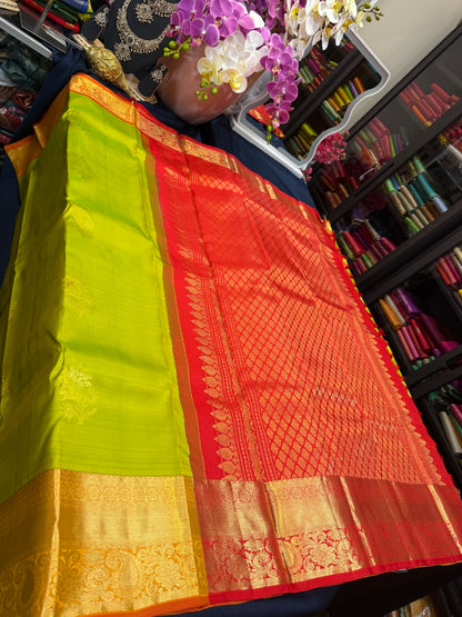 Kanchipuram Pure Silk Saree with Gold Zari Green & Red Sari| SPK083