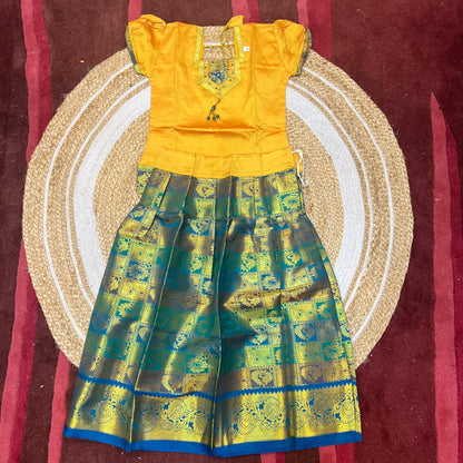 30” Size 7 Indian Lehenga Pattu Pavadai Sattai Skirt Top G44