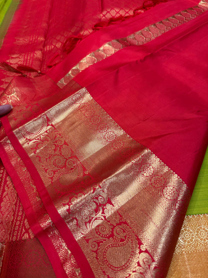 Kanchipuram Pure Silk Saree with Gold Zari Green & Red Sari| SPK083