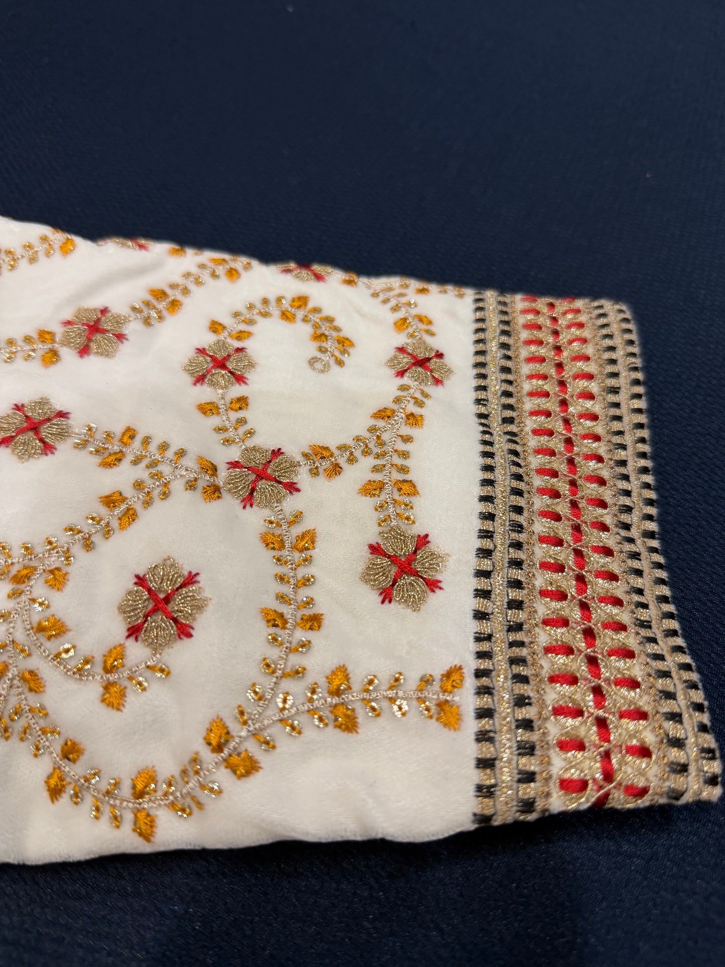 40” White Velvet Sari Blouse Indian Top Choli B1