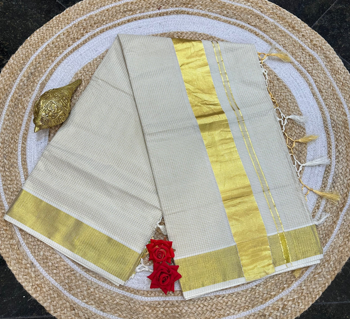 Kerala small checkered Vishu Sari Indian Onam Gold Saree C15
