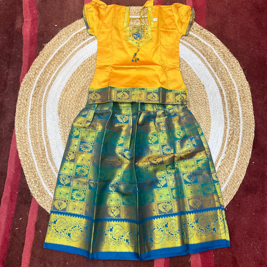 30” Size 7 Indian Lehenga Pattu Pavadai Sattai Skirt Top G44