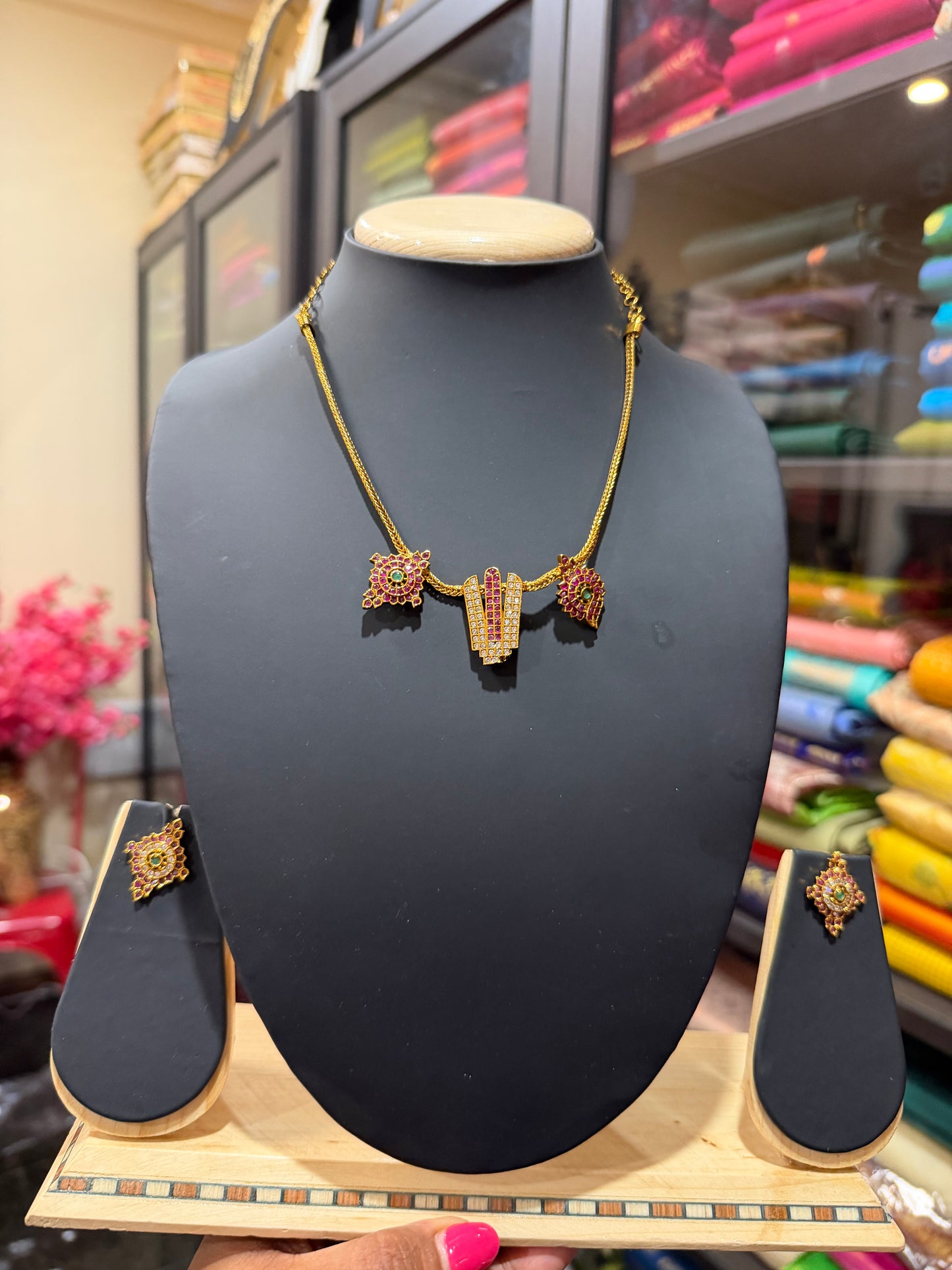 Indian Necklace Earrings Sanku Chakra Namam set N36