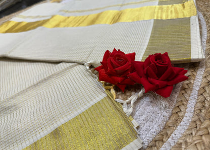 Kerala small checkered Vishu Sari Indian Onam Gold Saree C15