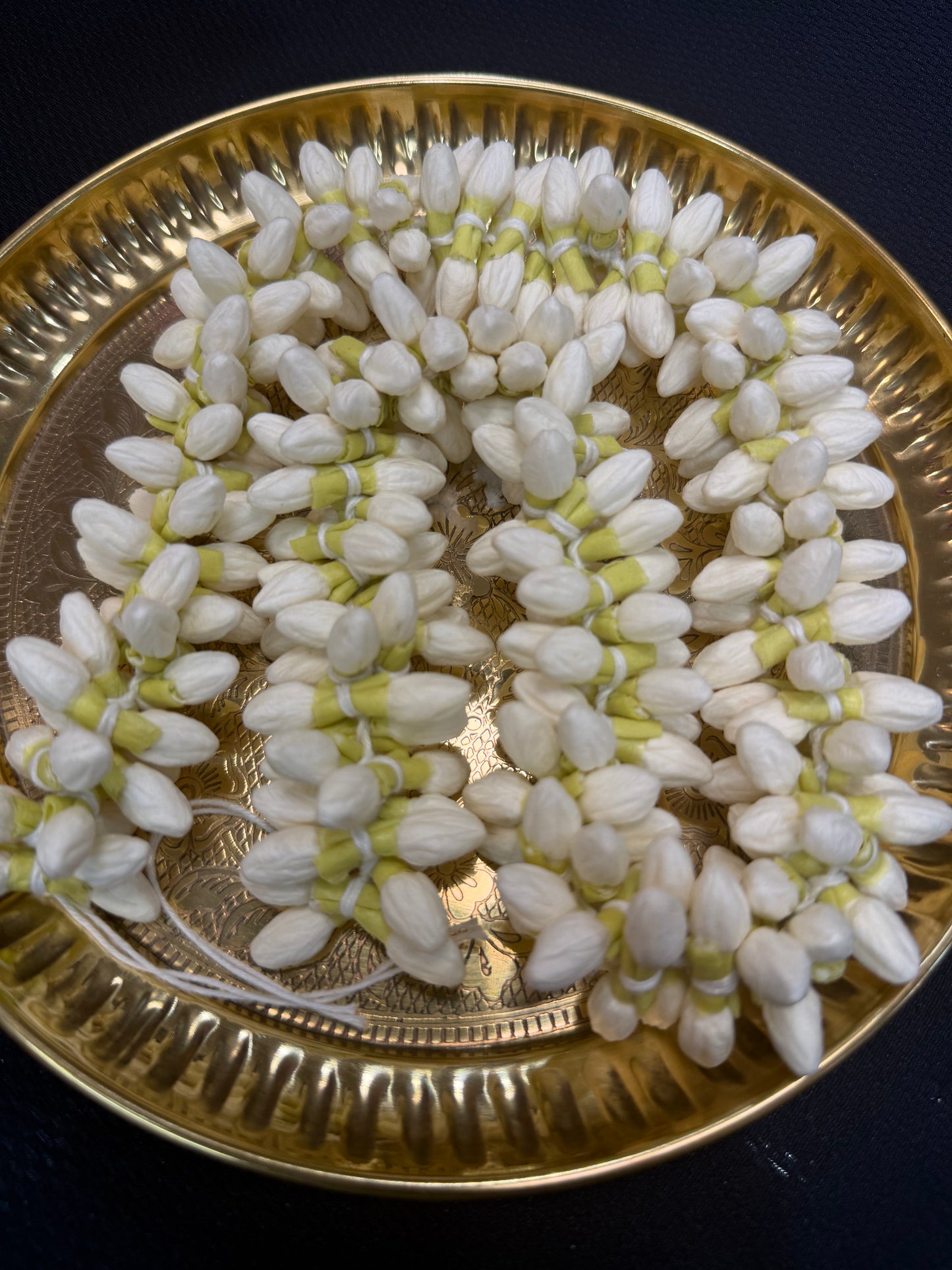 Mallipoo Natural Looking Handmade Jasmine Gajra G1