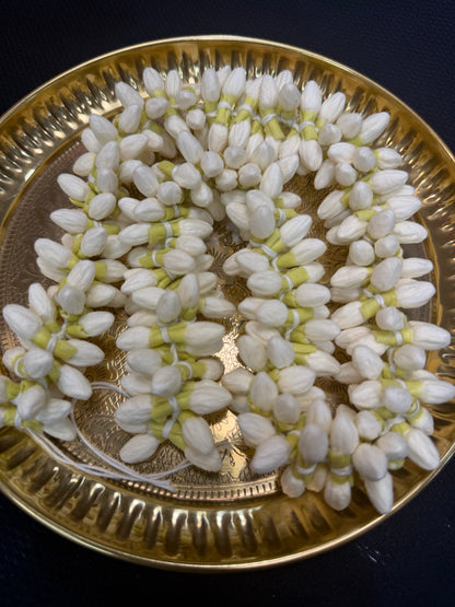 Mallipoo Natural Looking Handmade Jasmine Gajra G1