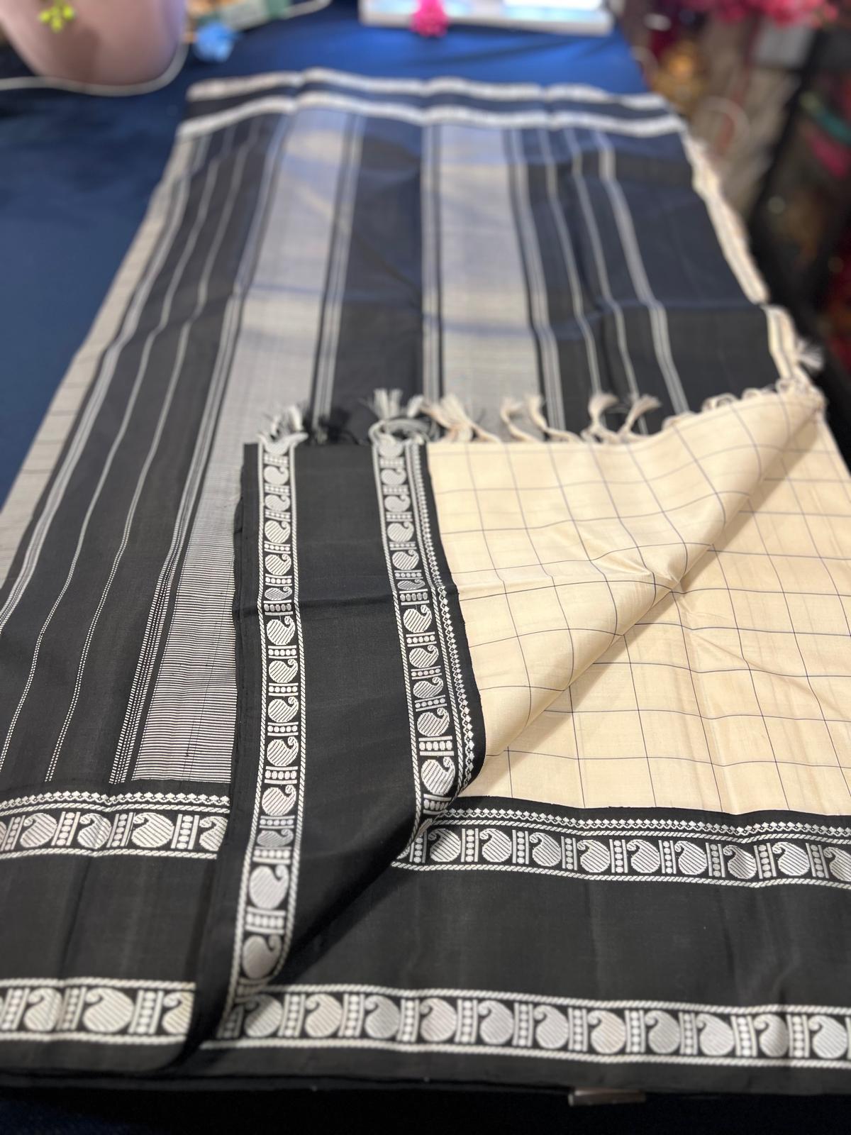 Kanjivaram Handloom Saree Off White & Black Colour | SPK072
