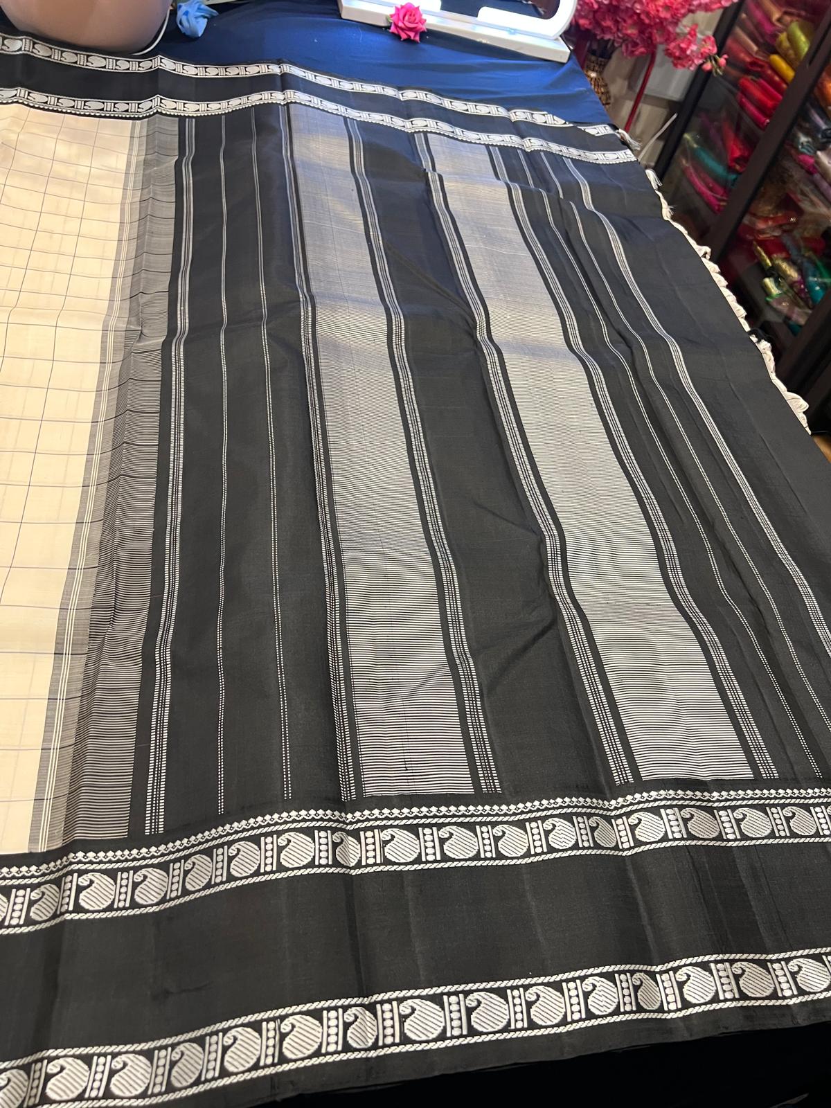 Kanjivaram Handloom Saree Off White & Black Colour | SPK072